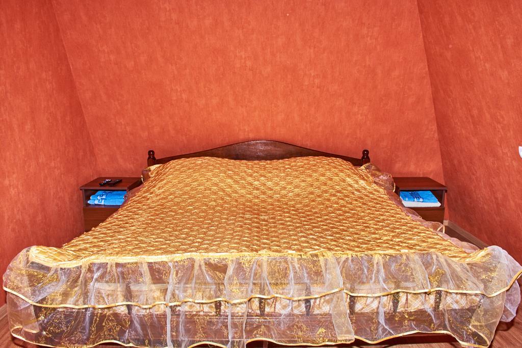 California Guest House Gori Dış mekan fotoğraf